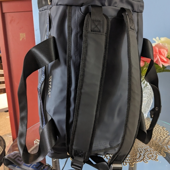 Versace - Picture 10 of 15